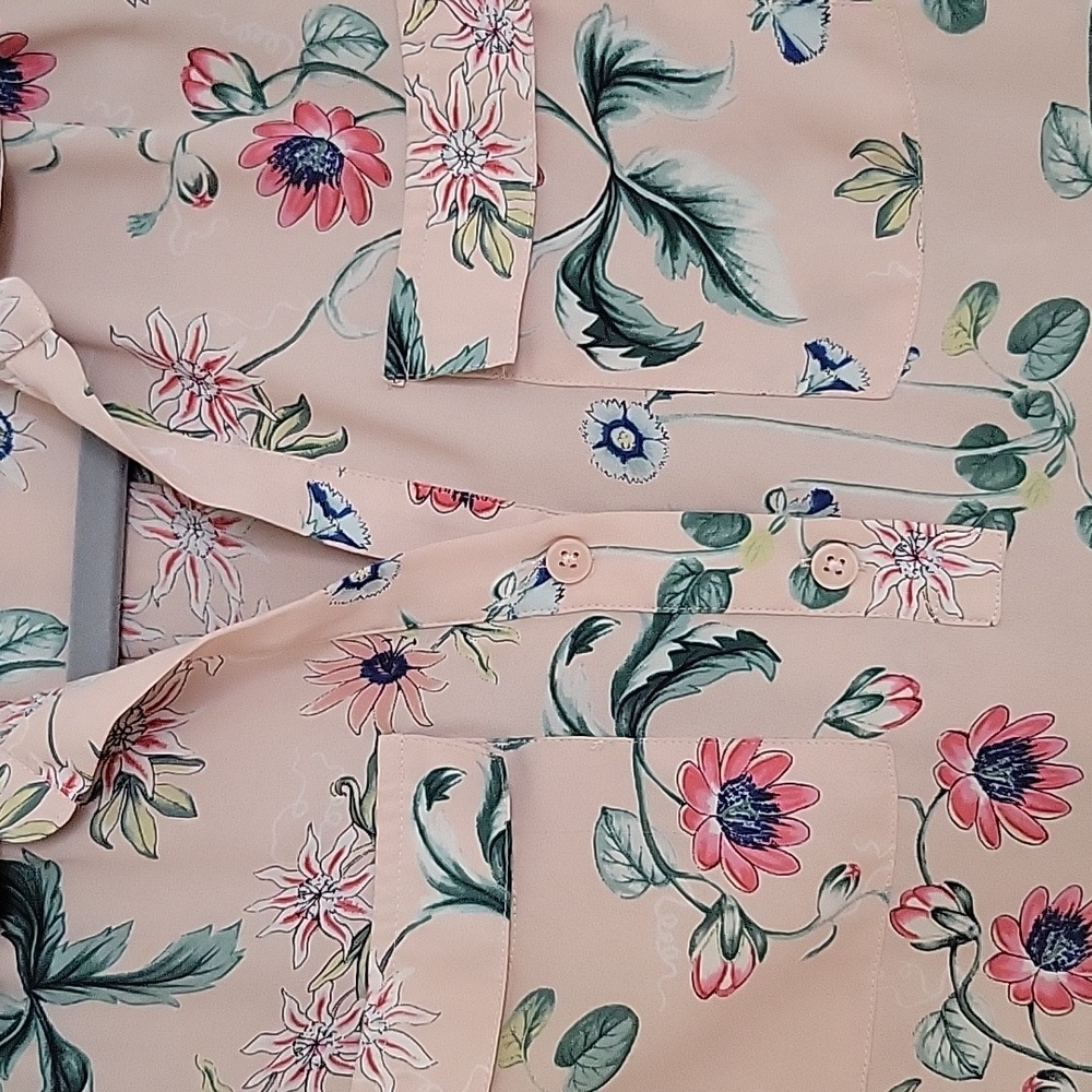 Ann Taylor Petite Floral Long Sleeve Shirt size XSP - Picture 3 of 8